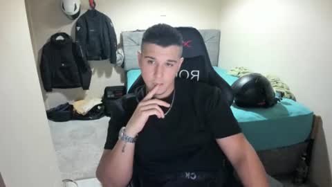Snapshot of ulxer chatting on 07.17.26 hi im mike tyson - online show from 07.17.26