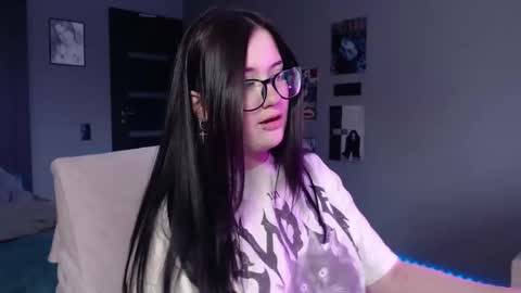 Snapshot of uminarin chatting on 12.08.24 Julia online show from 12.08.24