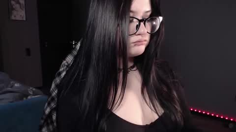 Snapshot of uminarin chatting on 02.18.25 Julia online show from 02.18.25