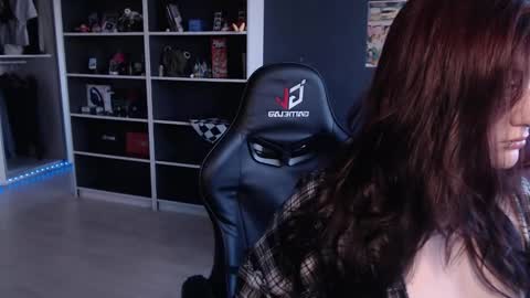 Snapshot of uminarin chatting on 10.17.25 Julia online show from 10.17.25