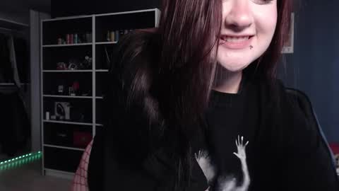 Snapshot of uminarin chatting on 11.12.25 Julia online show from 11.12.25