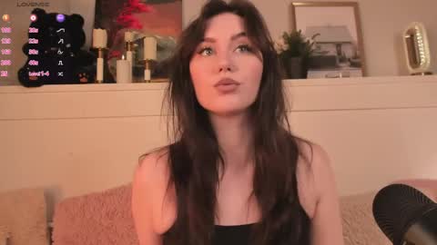 Snapshot of una_medisson chatting on 05.16.26 Una online show from 05.16.26