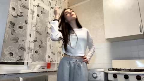 Snapshot of unaberto chatting on 12.13.25 Isobelle lisi online show from 12.13.25