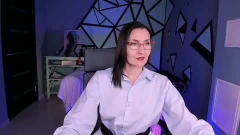 Snapshot of unatera chatting on 01.10.26 UnaTera online show from 01.10.26