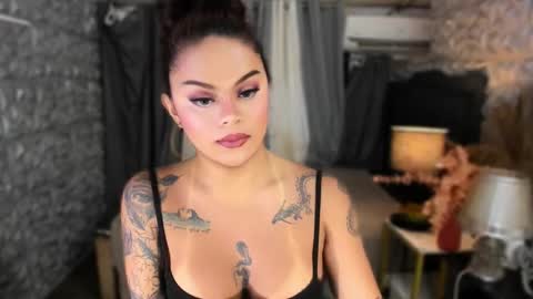 Snapshot of unbotheredprincess chatting on 02.19.25 Lady tan online show from 02.19.25