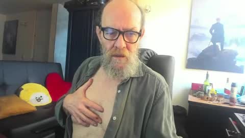 Snapshot of uncle_hottiecb chatting on 06.01.26 Uncle Hottie online show from 06.01.26