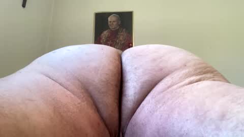 Hairy Sally online show from 09.26.25