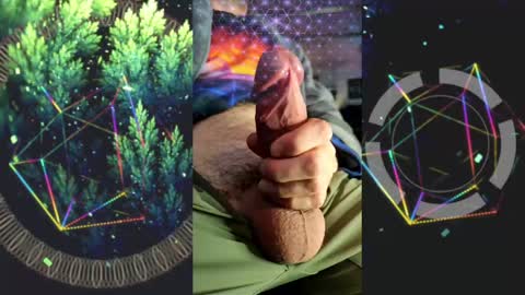 Snapshot of uncut_slut33 chatting on 12.31.24 uncut_slut33 online show from 12.31.24