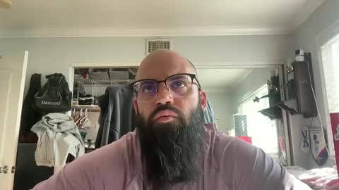 Snapshot of uncutbeard129840 chatting on 10.27.25 uncutbeard129840 online show from 10.27.25