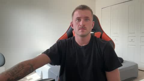 Snapshot of uncutcockassboi chatting on 02.11.26 uncutcockassboi online show from 02.11.26