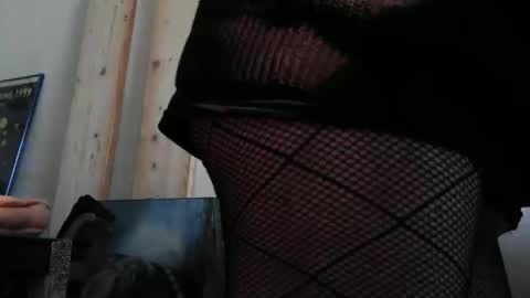 Snapshot of uncutlover1000 chatting on 11.16.25 patricia online show from 11.16.25