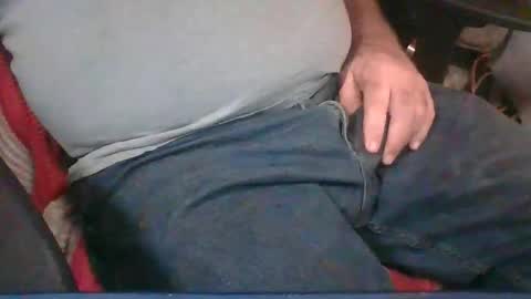 Snapshot of uncutmike7x5 chatting on 11.14.25 uncutmike7x5 online show from 11.14.25