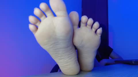 Snapshot of underlana____ chatting on 12.18.24 online show from 12.18.24