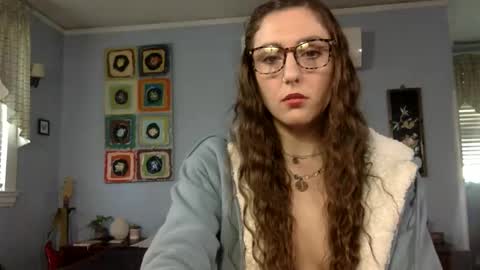 Lola Moonstone online show from 01.09.26