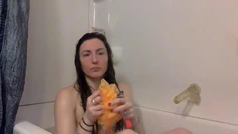 Lola Moonstone online show from 02.06.26