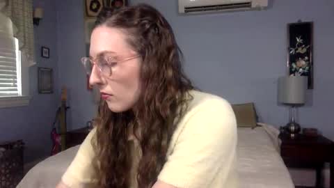 Lola Moonstone online show from 05.20.26