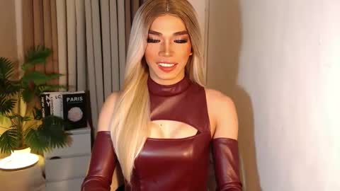 Miss Andrea online show from 10.06.25