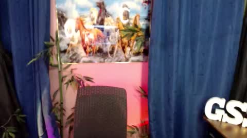 Snapshot of unknown_trans18 chatting on 10.20.25 unknown_trans18 online show from 10.20.25