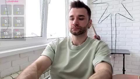 Snapshot of unnknow2024 chatting on 05.18.26 SlavaVibes online show from 05.18.26