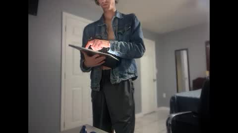 Snapshot of unverifiedbwc chatting on 12.05.25 Stepbro online show from 12.05.25