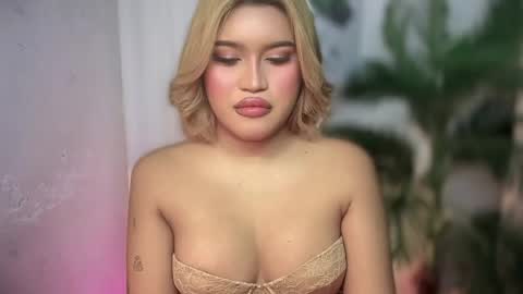 ur_bombshellpatty online show from 04.25.26