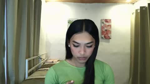 Snapshot of ur_dazzlingmorenaxx chatting on 07.22.26 ur_dazzlingmorenaxx online show from 07.22.26