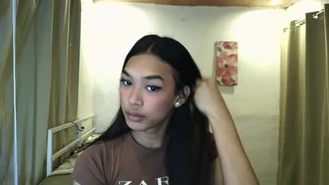 Snapshot of ur_dazzlingmorenaxx chatting on 07.23.26 ur_dazzlingmorenaxx online show from 07.23.26