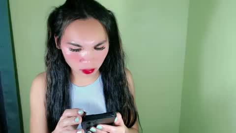 Snapshot of ur_innocent_girlx chatting on 02.06.25 QUEENSY online show from 02.06.25