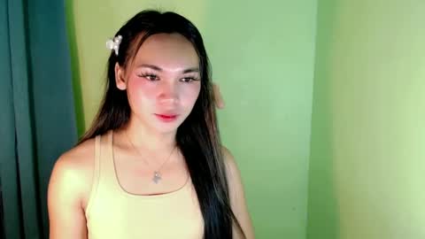 Snapshot of ur_innocent_girlx chatting on 02.24.25 QUEENSY online show from 02.24.25