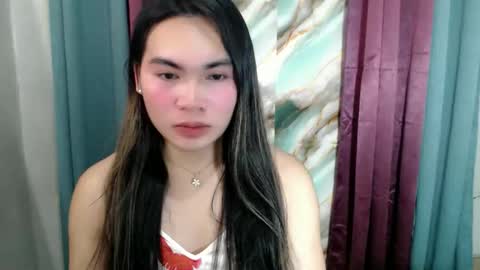 Snapshot of ur_innocent_girlx chatting on 09.10.25 QUEENSY online show from 09.10.25