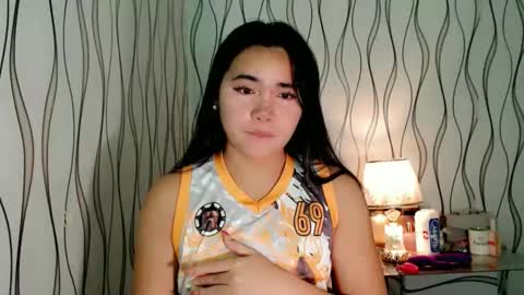 Snapshot of ur_innocent_girlx chatting on 01.10.26 QUEENSY online show from 01.10.26