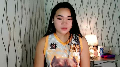 Snapshot of ur_innocent_girlx chatting on 01.11.26 QUEENSY online show from 01.11.26