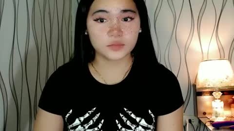 Snapshot of ur_innocent_girlx chatting on 03.03.26 QUEENSY online show from 03.03.26