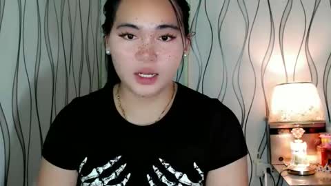 Snapshot of ur_innocent_girlx chatting on 03.04.26 QUEENSY online show from 03.04.26