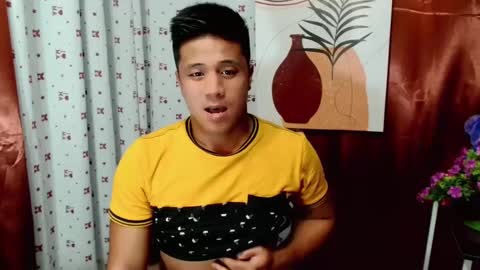 Snapshot of ur_pinoydave chatting on 12.21.24 Dave online show from 12.21.24