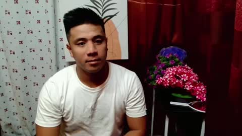 Snapshot of ur_pinoydave chatting on 12.25.24 Dave online show from 12.25.24
