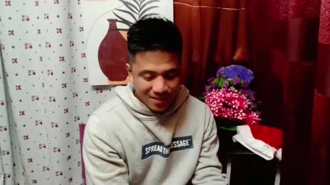 Snapshot of ur_pinoydave chatting on 12.25.24 Dave online show from 12.25.24