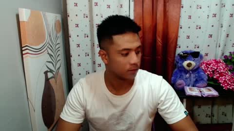 Snapshot of ur_pinoydave chatting on 02.01.25 Dave online show from 02.01.25