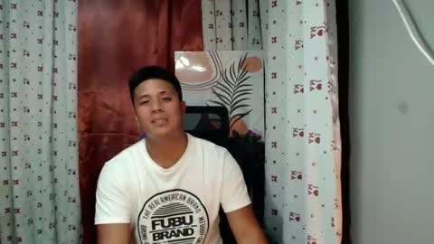 Snapshot of ur_pinoydave chatting on 02.09.25 Dave online show from 02.09.25