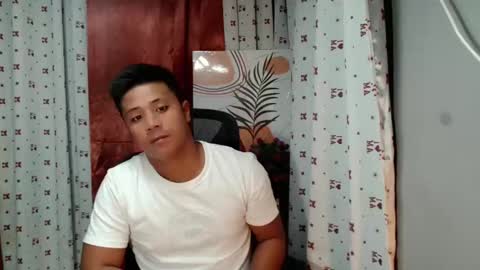 Snapshot of ur_pinoydave chatting on 02.10.25 Dave online show from 02.10.25