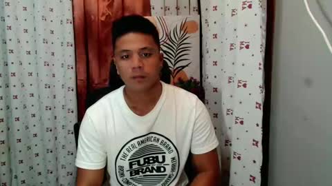 Snapshot of ur_pinoydave chatting on 02.15.25 Dave online show from 02.15.25