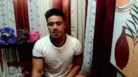 Snapshot of ur_pinoydave chatting on 03.08.25 Dave online show from 03.08.25