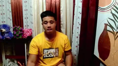 Snapshot of ur_pinoydave chatting on 03.08.25 Dave online show from 03.08.25