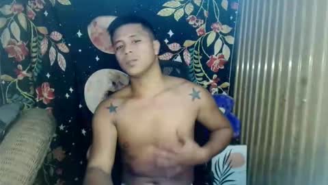 Snapshot of ur_pinoydave chatting on 12.15.25 Dave online show from 12.15.25