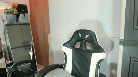 Snapshot of ur_shan21 chatting on 05.29.26 ur_shan21 online show from 05.29.26