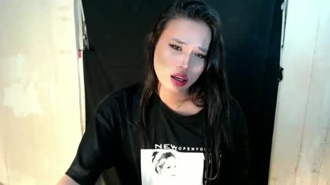 Snapshot of ur_ugly_princess chatting on 09.12.25 chesca online show from 09.12.25