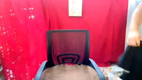 pretitit micole online show from 11.05.25