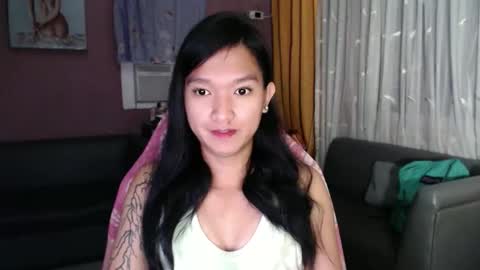 NEWRA  ALLISON online show from 12.14.25