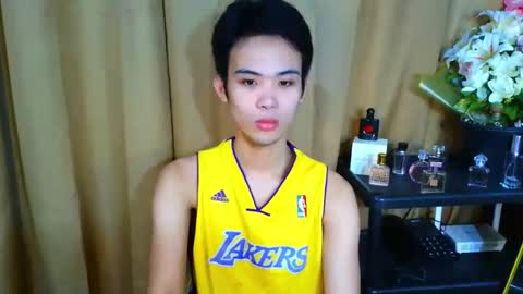 urasiancumboix2 online show from 11.18.25