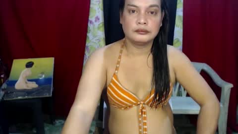 Snapshot of urasiandominaxx chatting on 09.29.25 Diane online show from 09.29.25